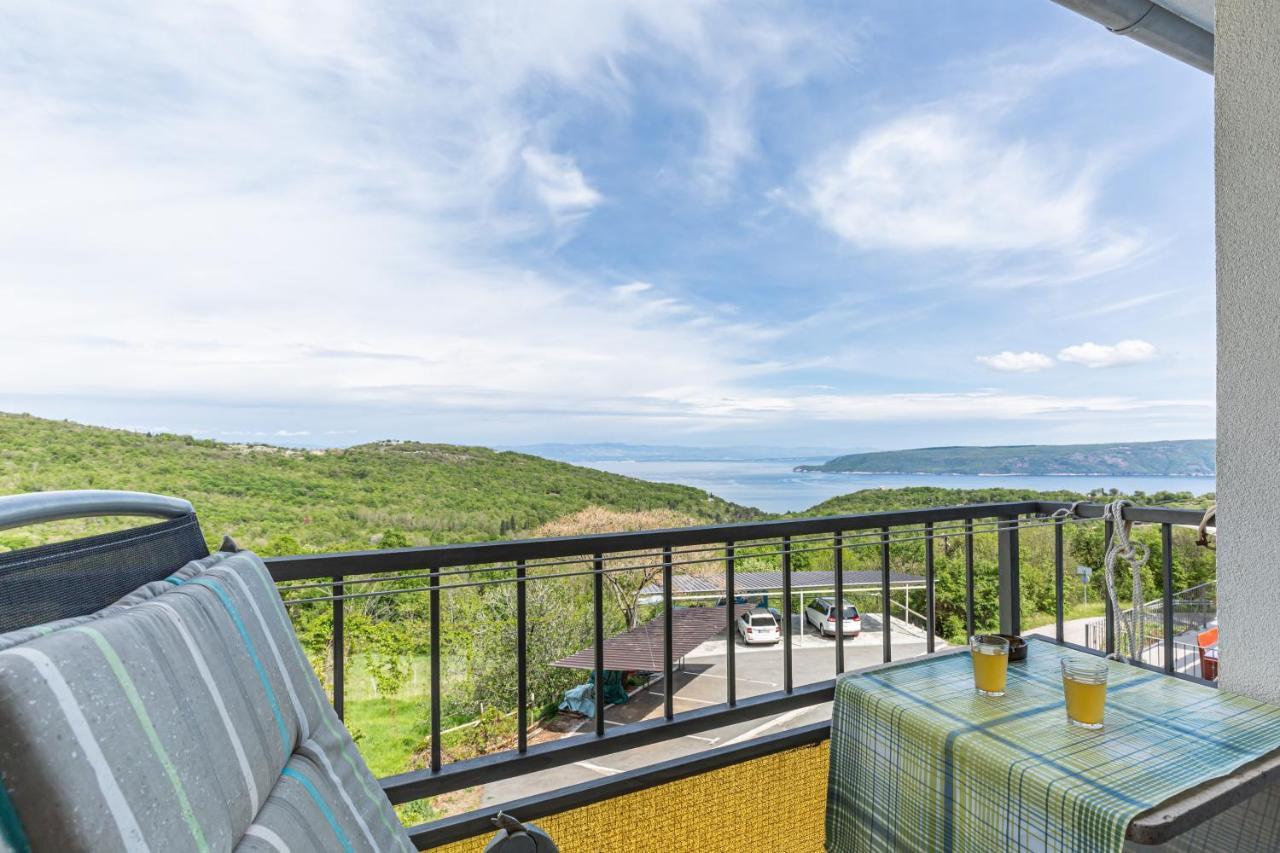 Apartments With A Parking Space Brsec, Opatija - 7796 Martina Exterior photo