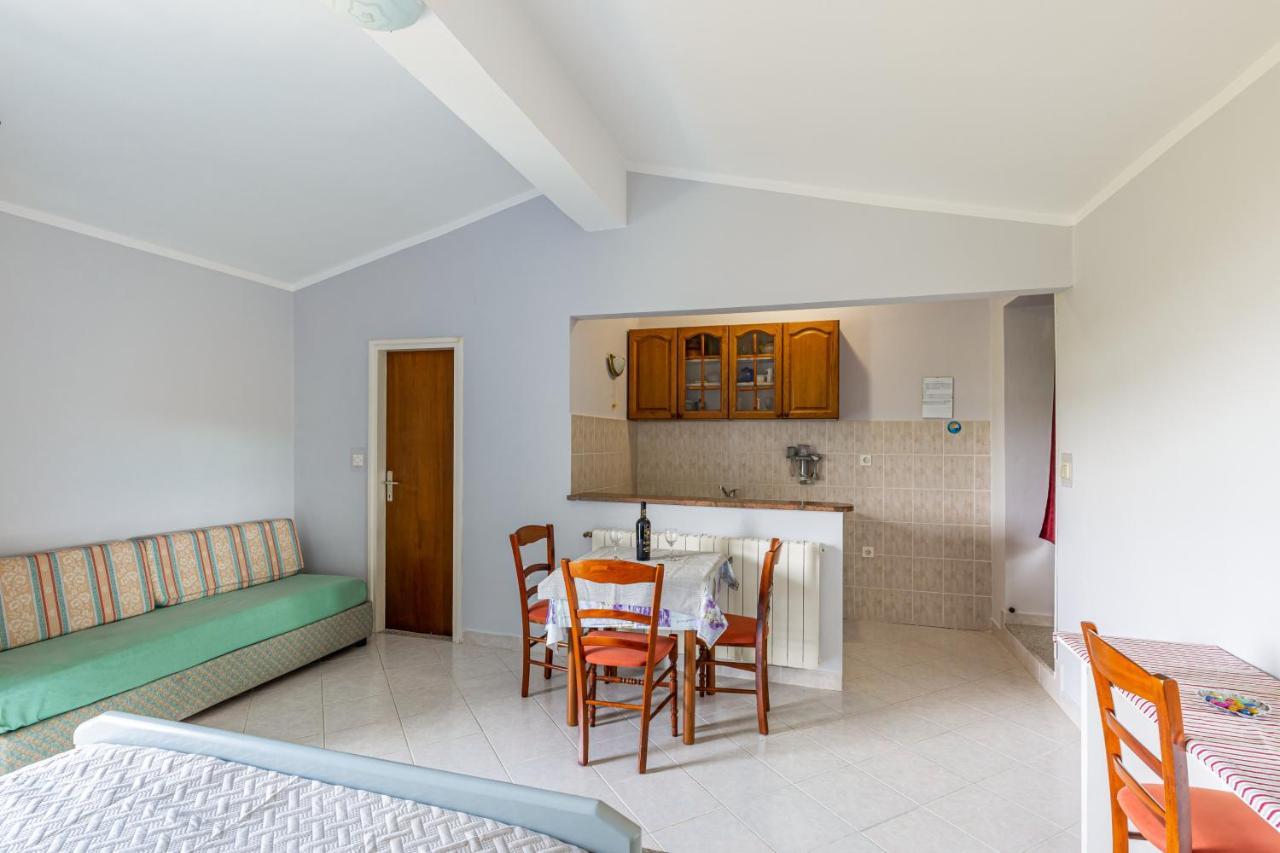 Apartments With A Parking Space Brsec, Opatija - 7796 Martina Exterior photo